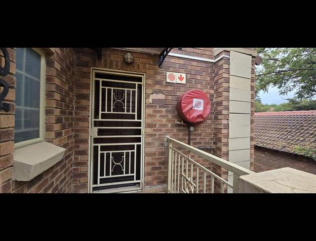 2 BEDROOM APARTMENT FOR SALE IN MOOIKLOOF RIDGE ESTATE